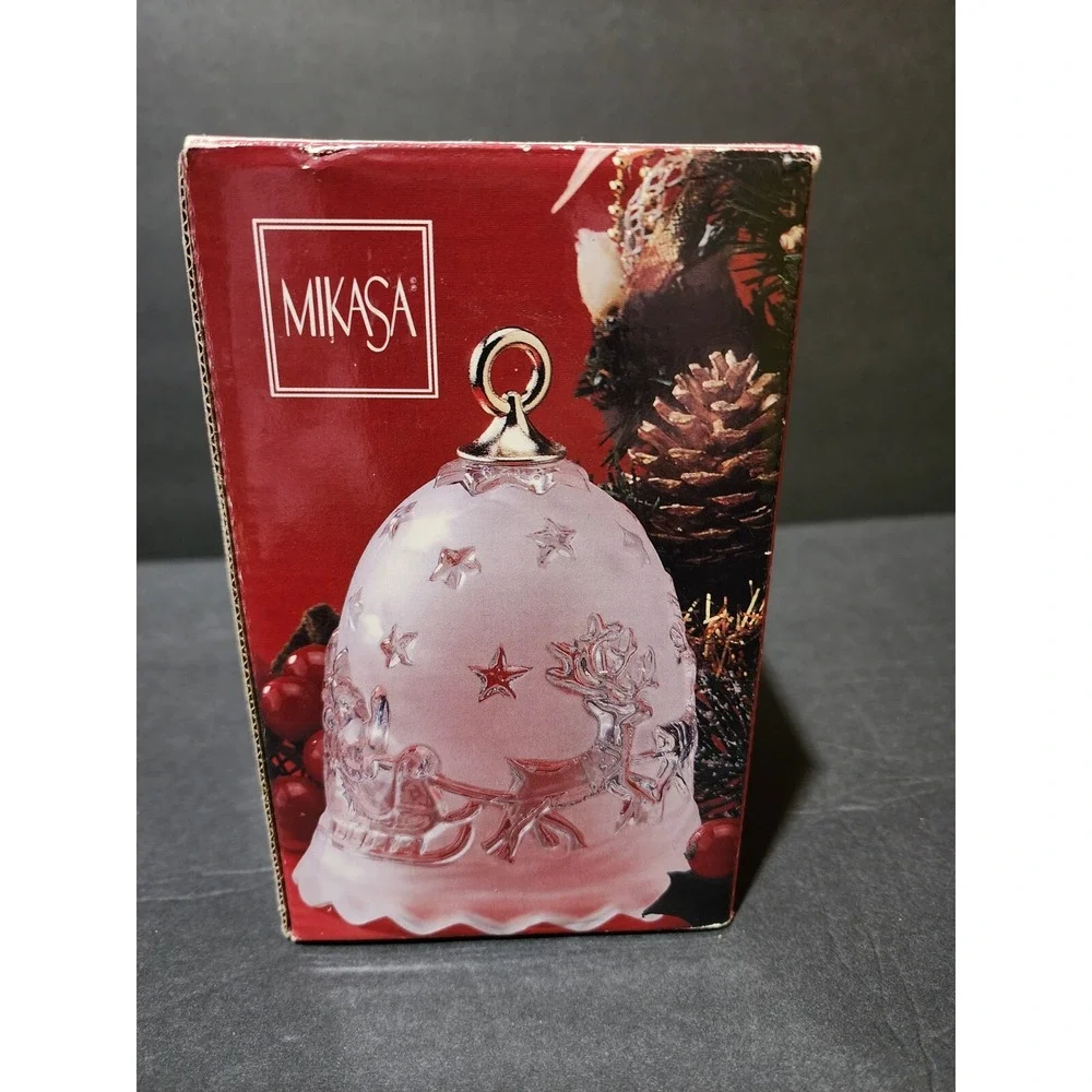 Mikasa Frosted‎ Crystal Christmas Bell  Silent Night Scene 5 1/4
